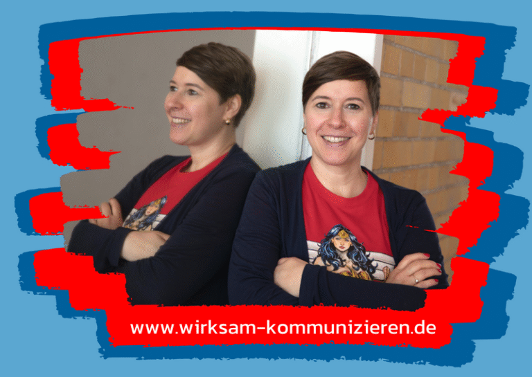 Susanne Lorenz spiegelnd im Shooting