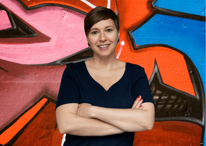 Business Kommunikation Susanne mit Stift